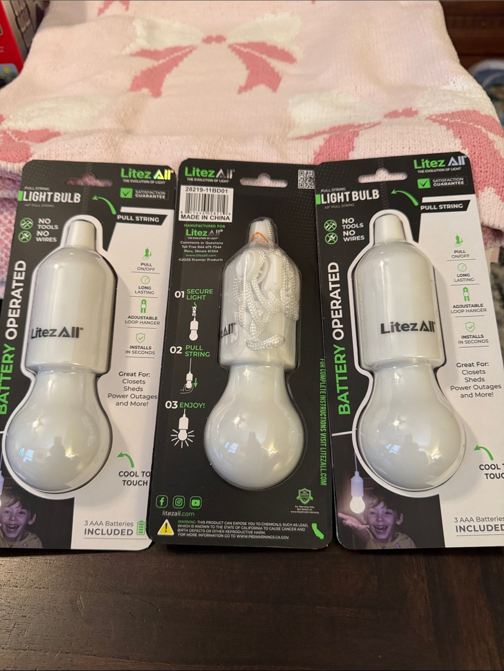 White Battery-Operated Pull String Light Bulb - Packaged Lot of 3